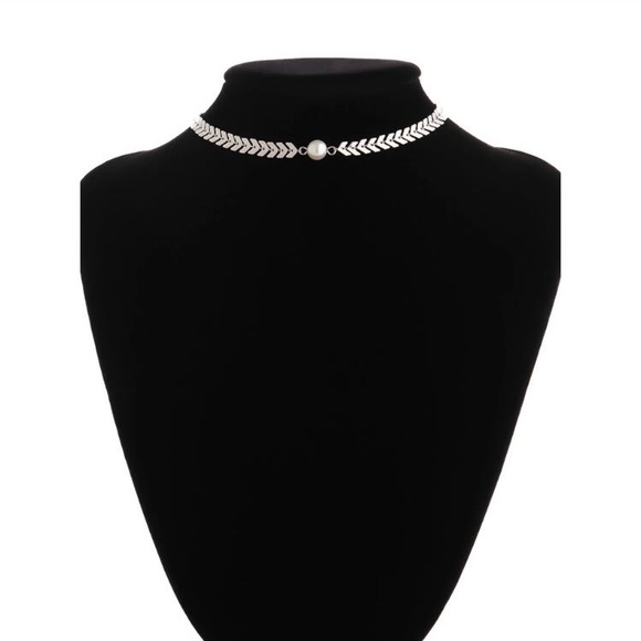 Pear Fishbone Choker Necklace (Gold Color) - Picture 5 of 5